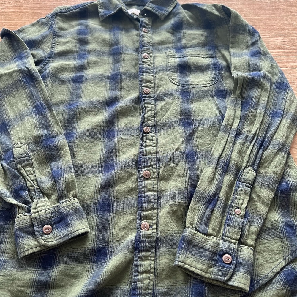 Gap plaid button down shirt